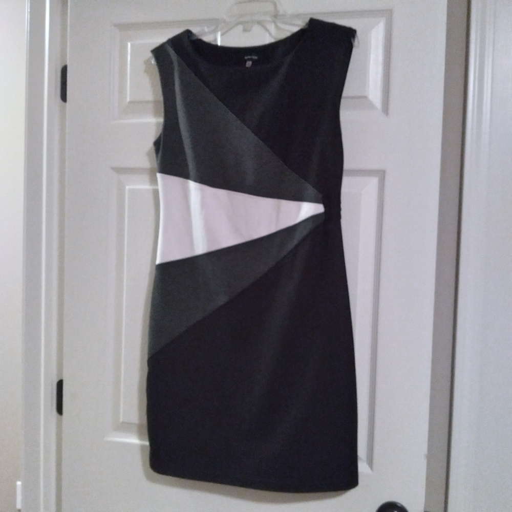 Womans size Medium black, grey, white Dress